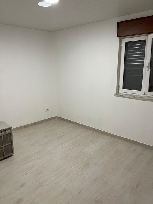 Arrendamento T2 Vale Francas