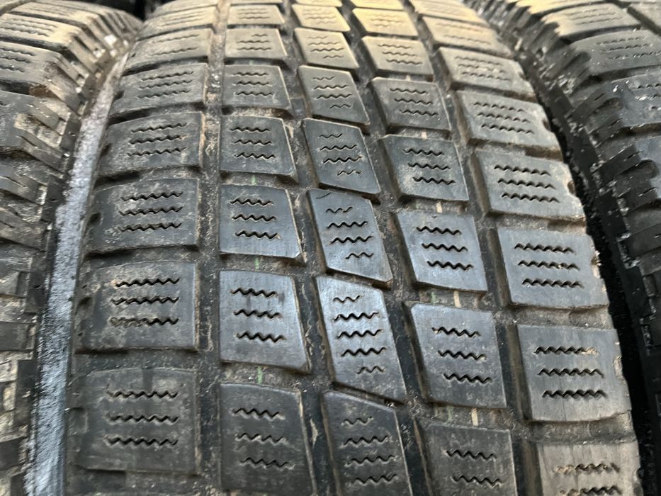 Резина зима вантажна 215/60 R 17 C  TOYO !!6,5-7,4 мм!!2019!! ЗНИЖКА