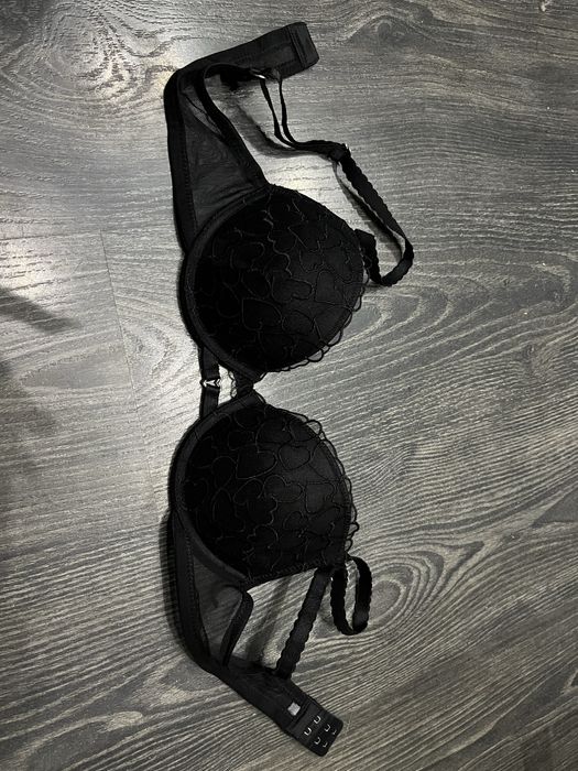 Жіночий бюстгалтер