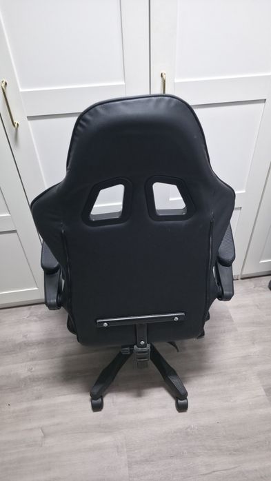 Cadeira Gaming Bigzziacom Apoio Ergonómico para os Pés | Giratória a 90°