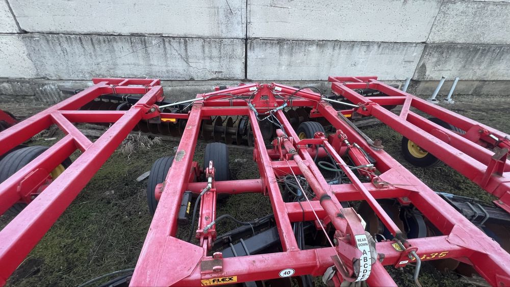 Дисковая борона Challenger Sunflower 1435