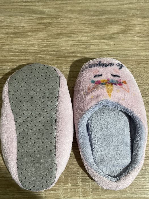 Взуття для дівчинки