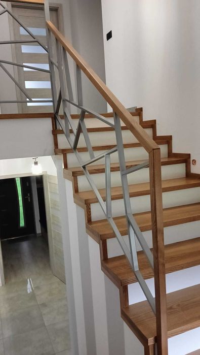 Schody balustrady z drewna