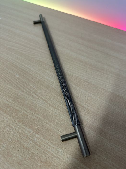 Mosiężne uchwyty do szafek 38cm mat radełkowany