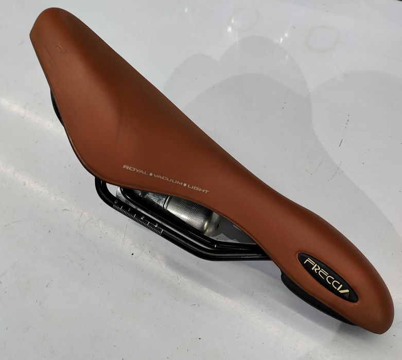 BMW Cruise NBGIII rower siodełko brązowe Selle Royal Frecia