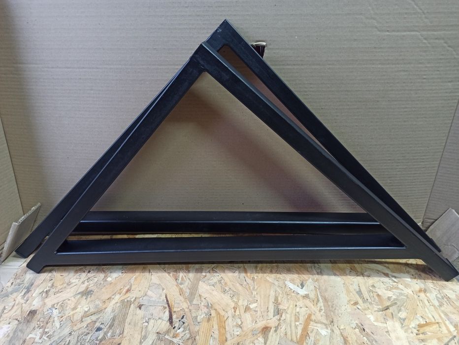 Кронштейни для полок столів умивальників.