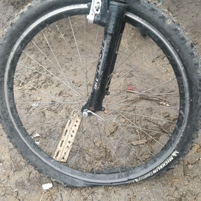 Bicicletas em estado aceitável