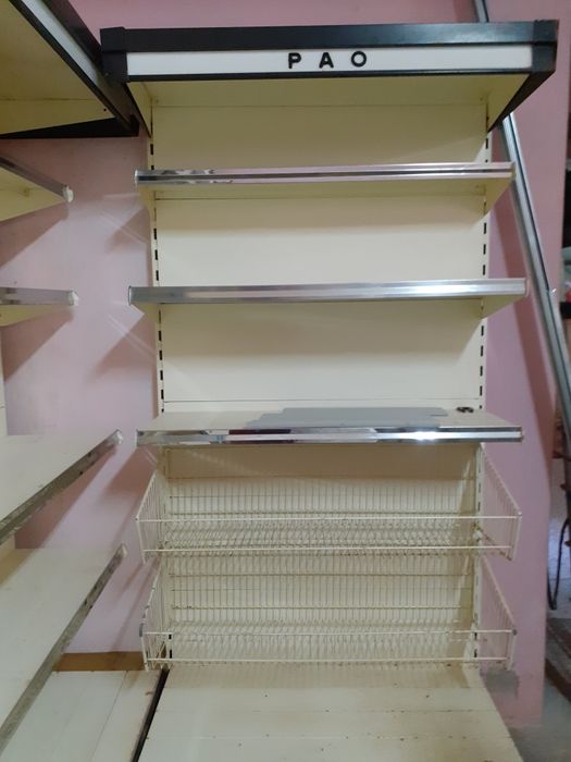 Lotes de parteleiras para comercio