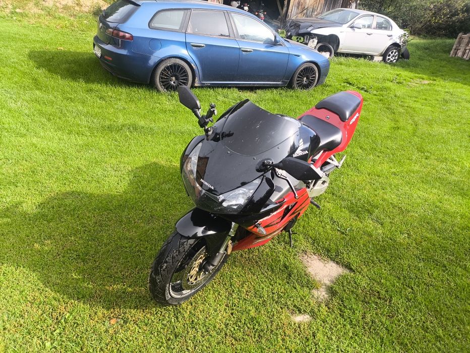 Honda CBR 954 (r1,929,mt07,zx6)
