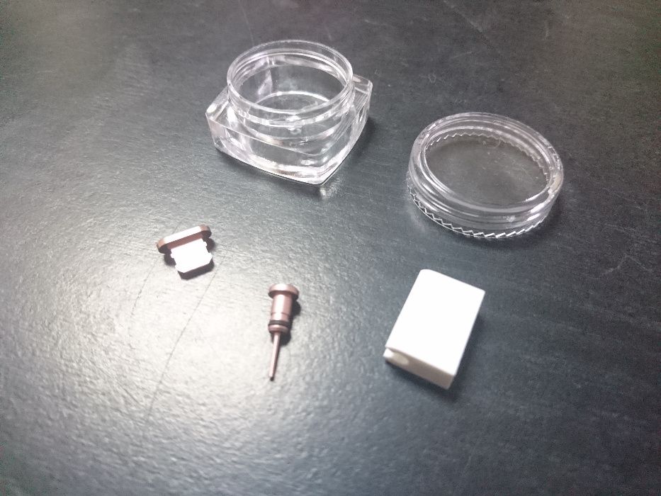 Заглушки для IPhone золотистые