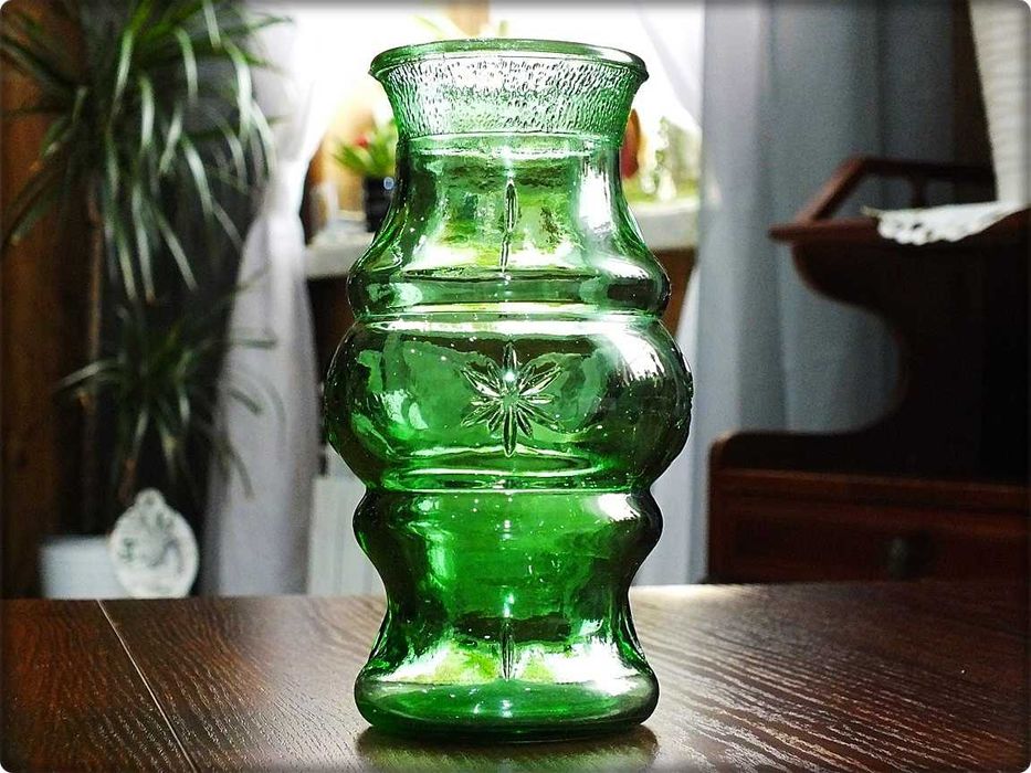 Stary Zielony Wazon z PRL Szkło butelkowe z lat 60-70' CUDO Vintage
