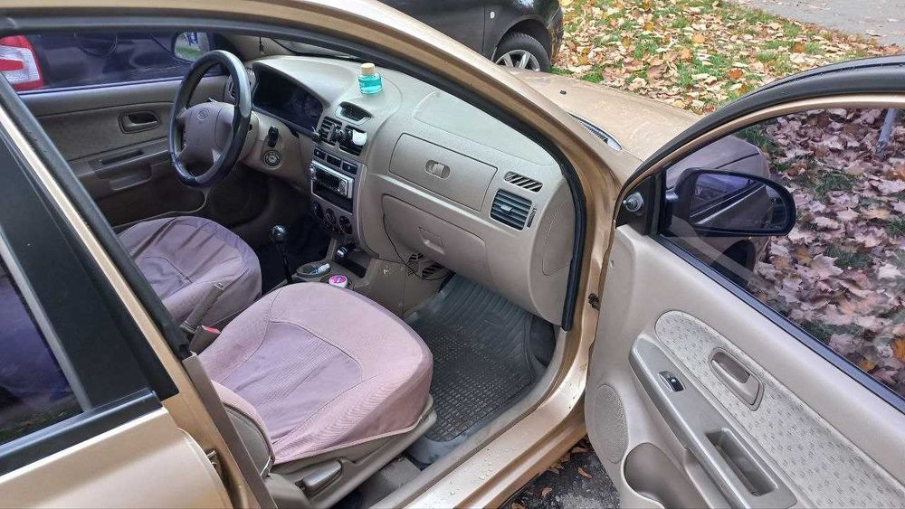 Автомобіль Kia Rio 2003 I покоління (FL)