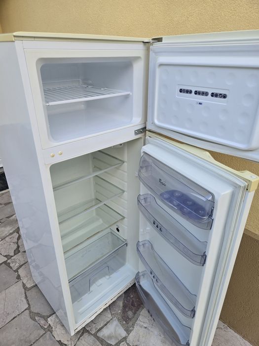 Frigorifico combinado Whirlpool.
A funcionar perfeitamente, com alguma