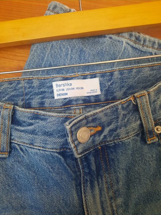 Джинсы Bershka 26