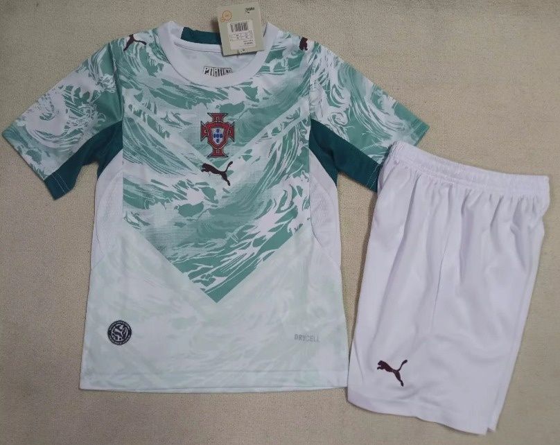 Equipamento criança Portugal 26 27