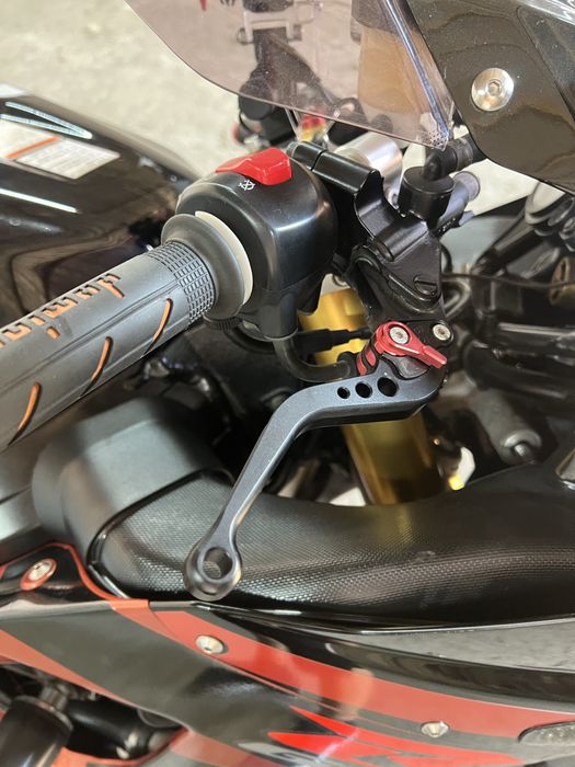 Японський мотоцикл suzuki GSXR 1000 з Японії розмитнений оригінальний пробіг!