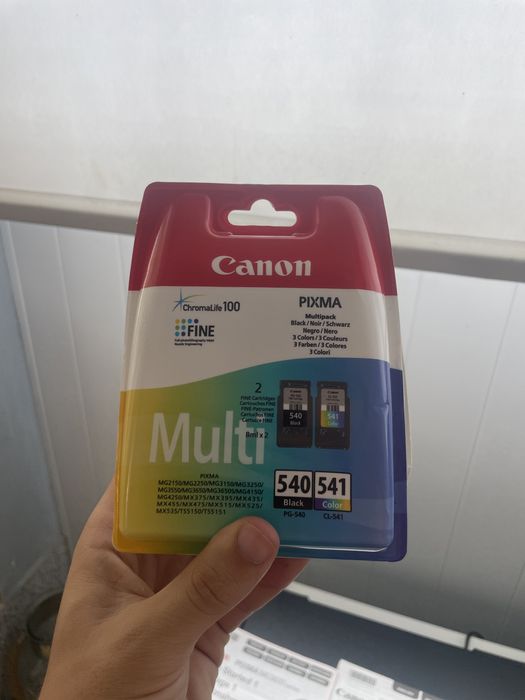 Impressora Canon MG3600 series com tinteiros por abrir