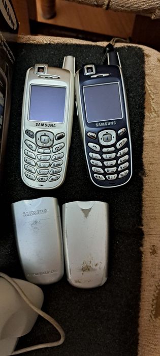 Мобільні телефони samsung x600 2 штуки