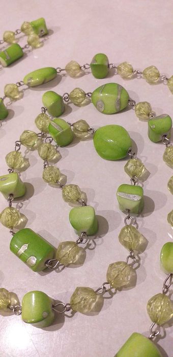 Korale zielone. Długie.