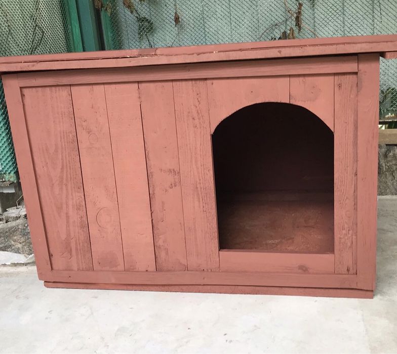 Продам будку для собак , котов