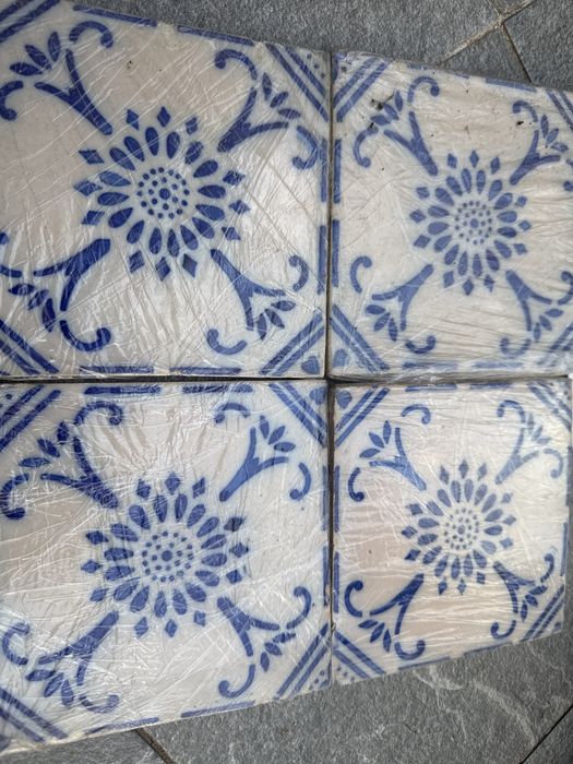 Quatro Azulejos antigos