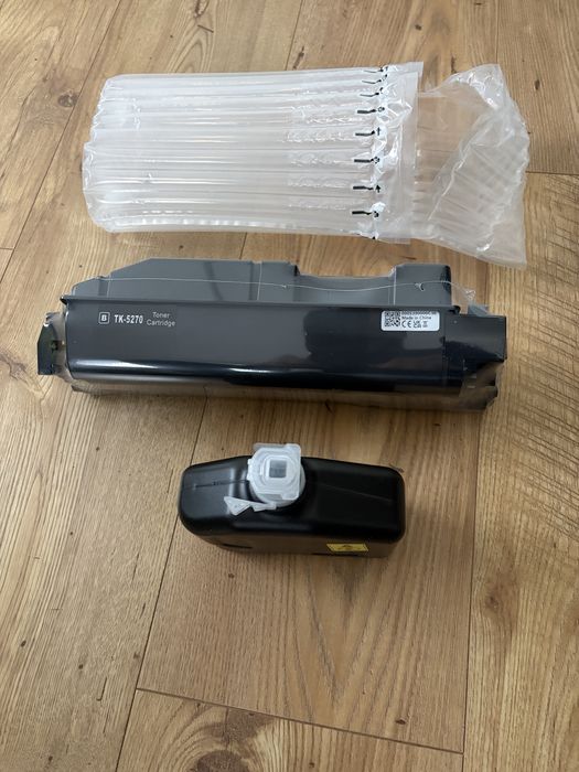 Czarny toner Kyocera TK-5270