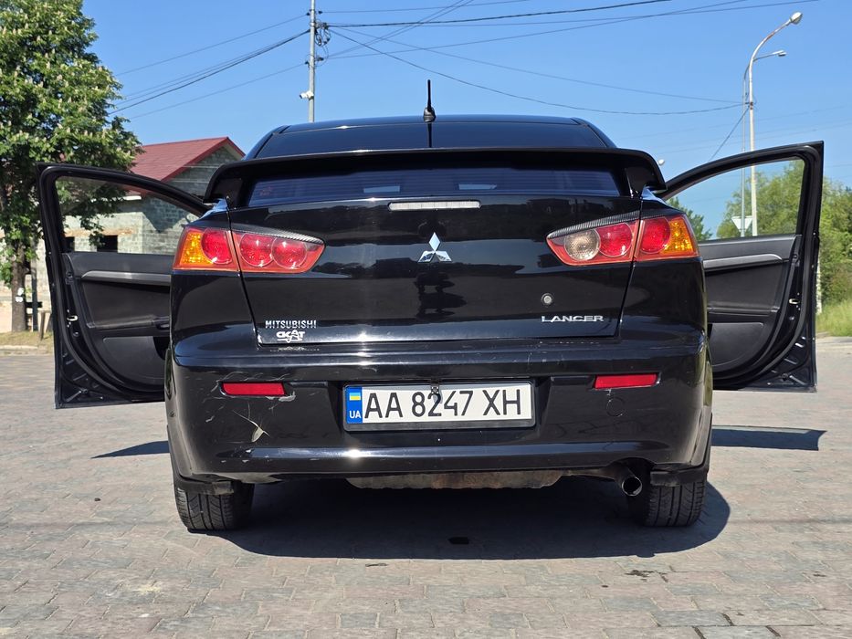 Mitsubishi Lancer X (10)