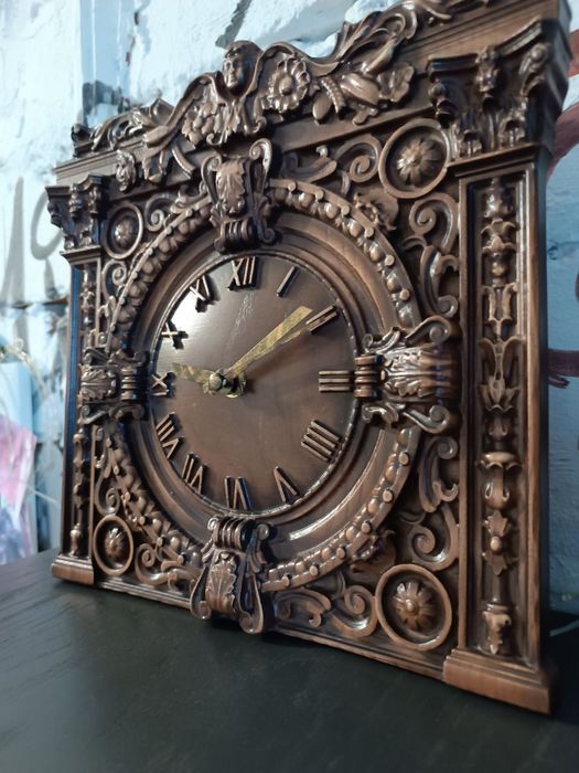 Годинник з натурального дерева