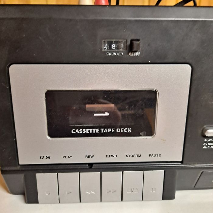 Klasyczny odtwarzacz kaset Auvisio – idealny dla miłośników retro i ko