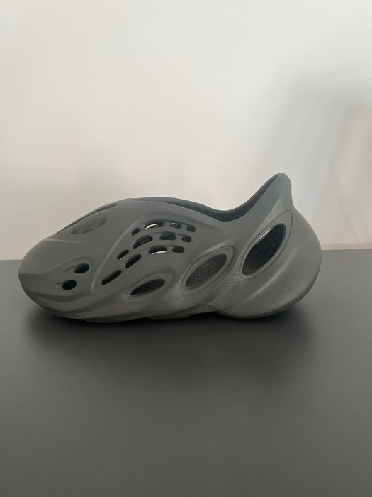 Yeezy foam rnr Carbon 40,5