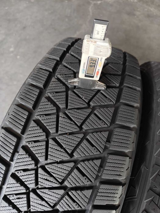 R17 225 60 шини зимові Bridgestone Blizzak DM-V2 арктичні липучки