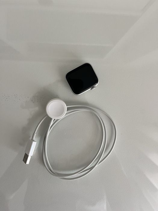 Apple Watch SE (2022)