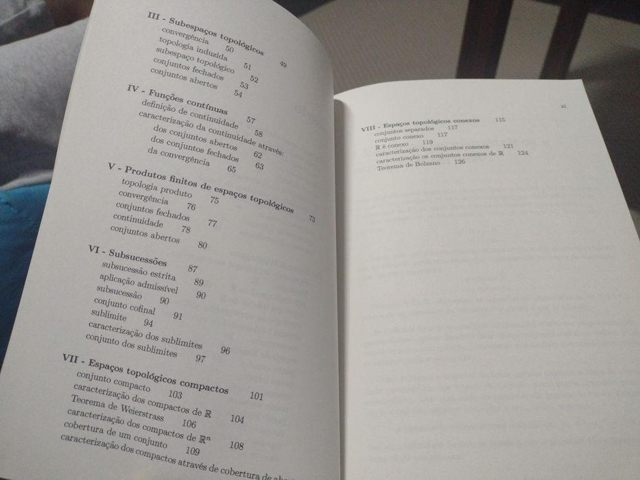 Livro de "Topologia"
Hoje, está a ser um dia de muitas alegrias! 
Dura