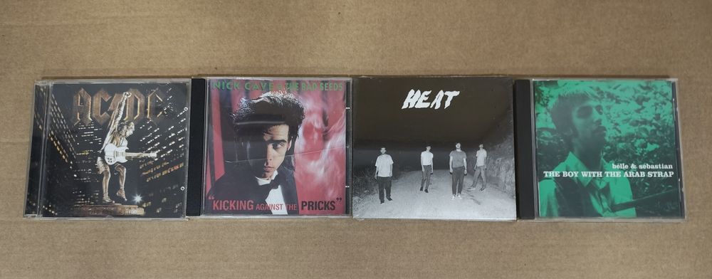 CD's de valor superior a 5€ - diversos estilos de música;