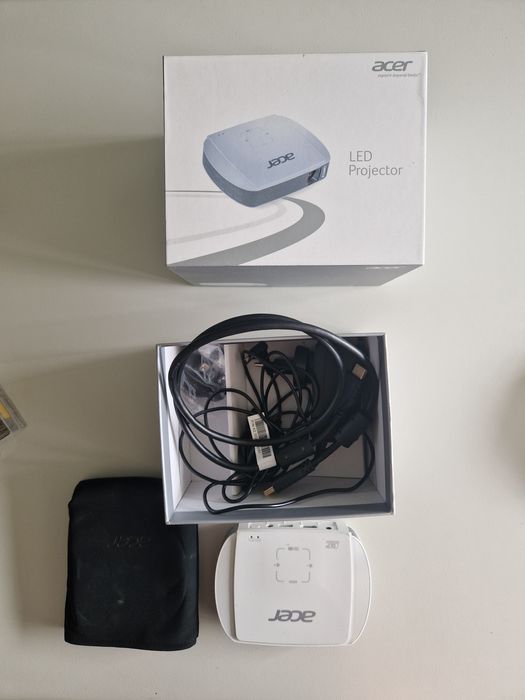 Projector Acer semi novo
