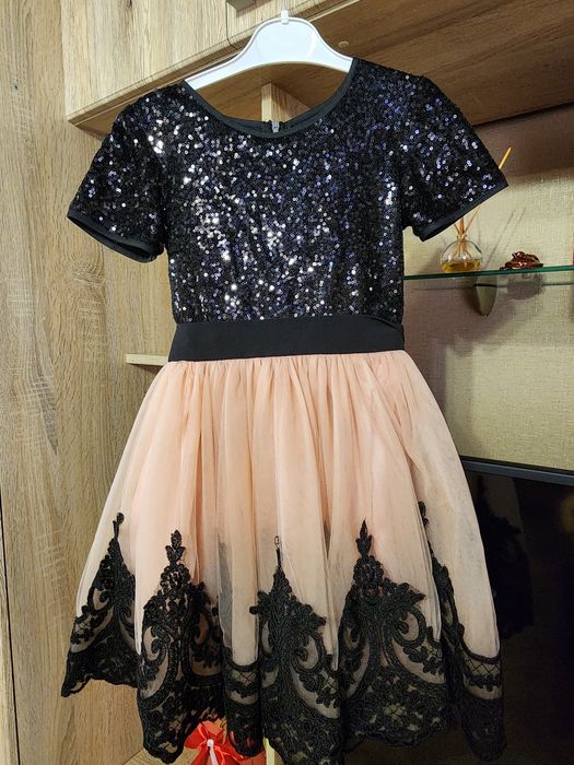 Нарядне платячко , 136-140р