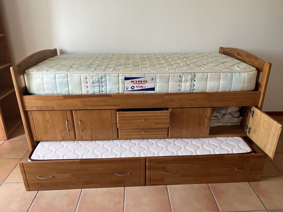 Cama dupla e colchões