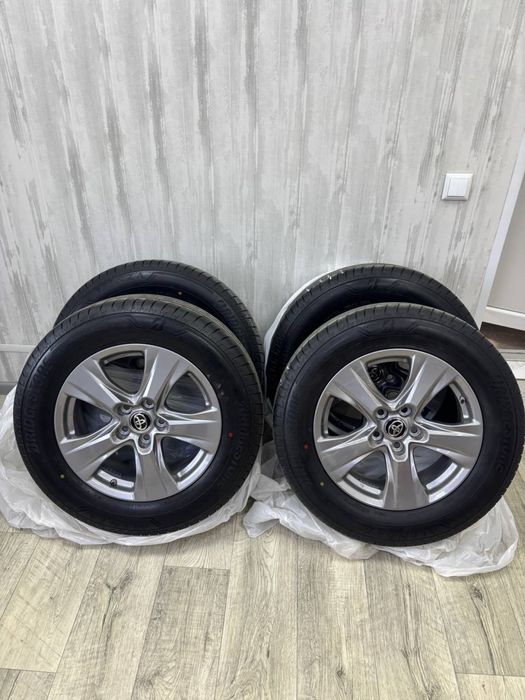 Комплект дисків та гуми на Toyota Rav 4 2025