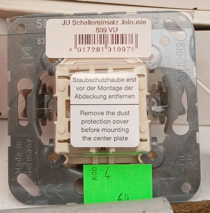 Gniazdka instalacyjne june