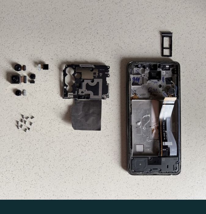 Samsung galaxy A52 G5 uszkodzony na części