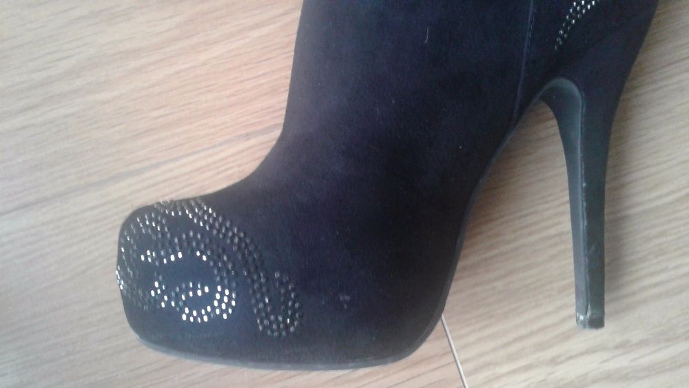 Botins Novos EM PELE