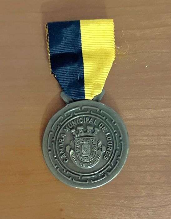 Medalha Antiga Fita - Câmara Municipal de Loures