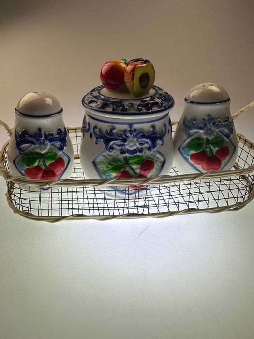 Pojemniczki ceramiczne na przyprawy dekoracyjne