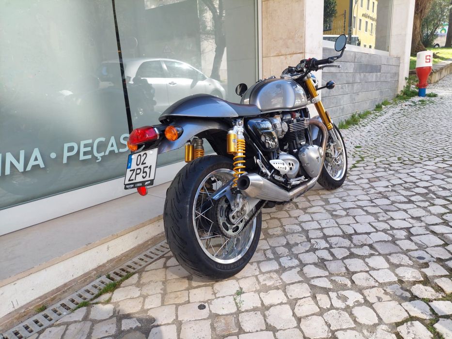 Triumph Truxton R 1200