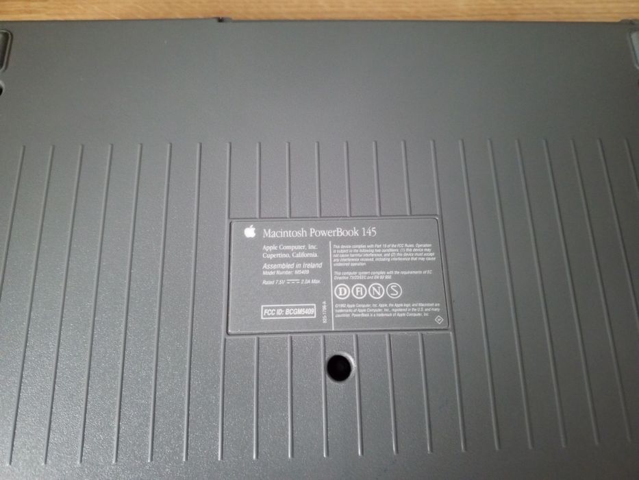 Laptop Macintosh powerbook 145 retro