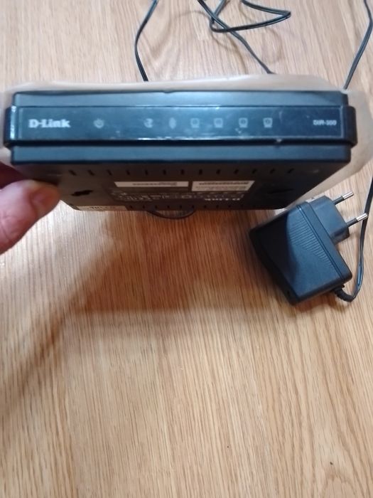 Продаємо Wi-Fi роутер D-Link DIR-300!