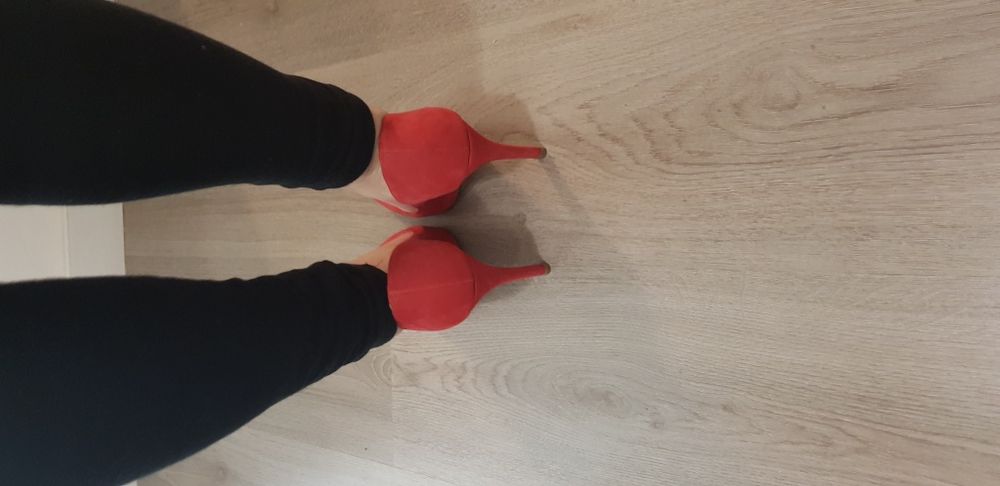 Stilletos Zilian, tamanho 35