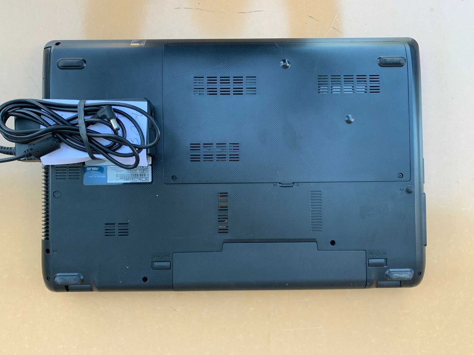 Laptop 17,3" Asus A73S Windows 7