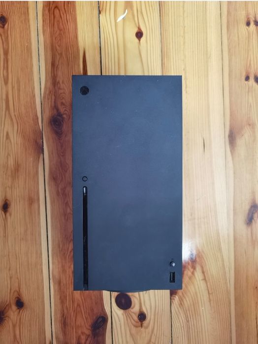 Zamienię Xbox series x + Pad+ gry