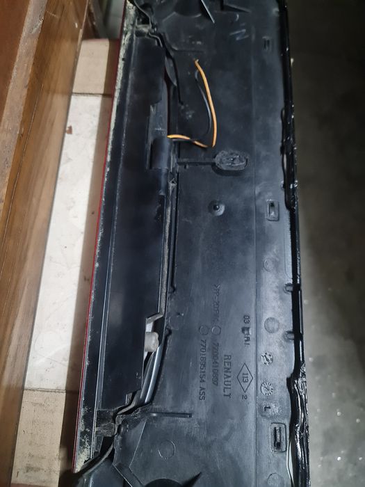 Terceiro stop completo Renault Clio ano 1999/2005 em perfeito estado. Completo